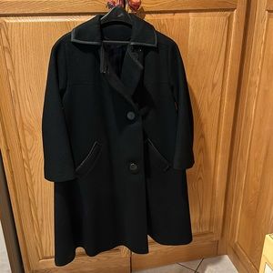 Vintage ladies Hockanum fabric 100% wool Melvana long coat